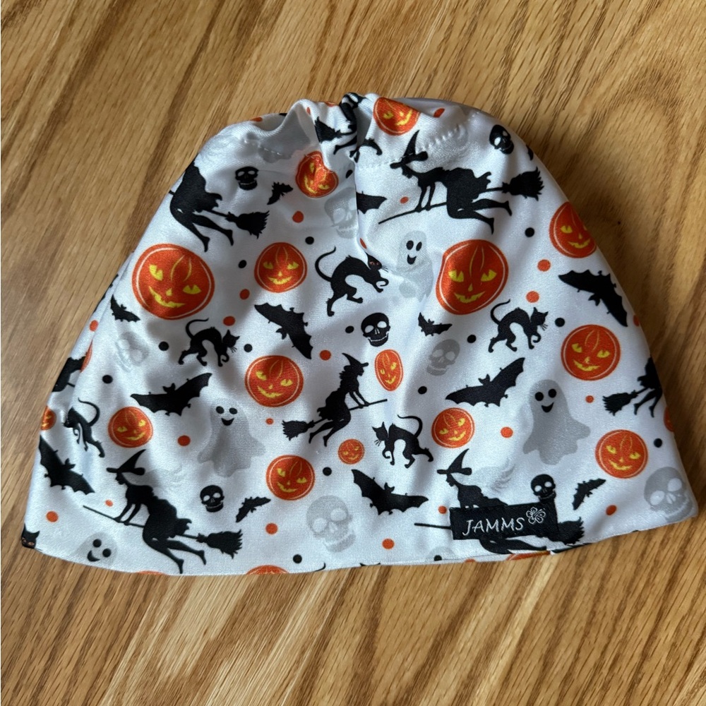 JAMMS fleece-lined hat
